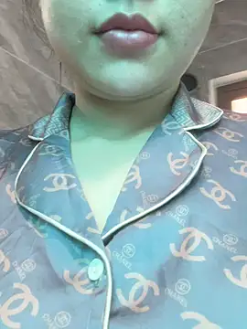 Snapshot of -Luxury chatting on February 28, 1:06 am -Luxury online show from February 28, 1:06 am