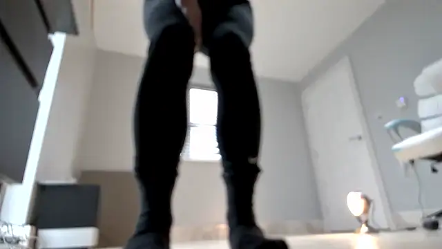 Snapshot of foxyroxymilf chatting on September 21, 6:48 am foxyroxymilf online show from September 21, 6:48 am