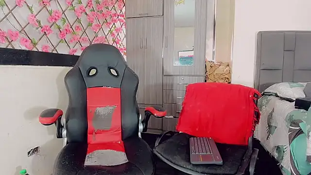 Snapshot of thiara_veky chatting on March 6, 7:32 pm thiara veky online show from March 6, 7:32 pm