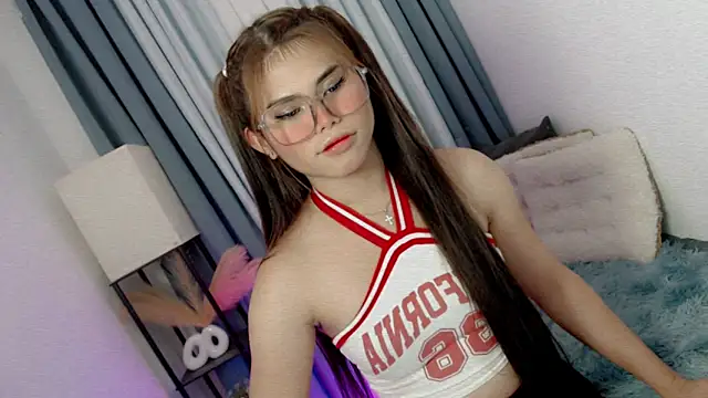 Snapshot of PrettyBlythes_TS chatting on March 7, 4:42 am PrettyBlythes TS online show from March 7, 4:42 am