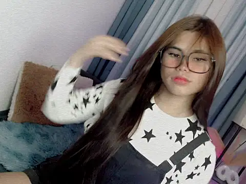 Snapshot of PrettyBlythes_TS chatting on March 12, 1:39 pm PrettyBlythes TS online show from March 12, 1:39 pm