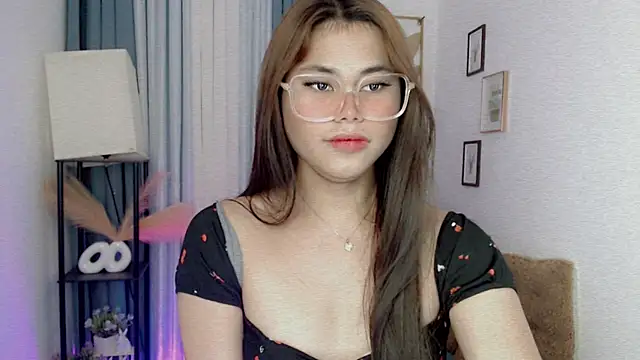 Snapshot of PrettyBlythes_TS chatting on April 3, 3:59 am PrettyBlythes TS online show from April 3, 3:59 am