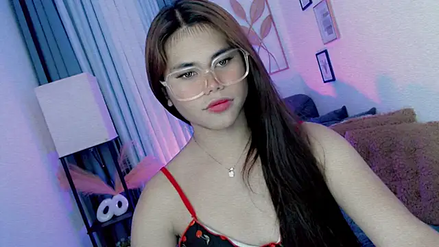 Snapshot of PrettyBlythes_TS chatting on April 12, 5:51 pm PrettyBlythes TS online show from April 12, 5:51 pm