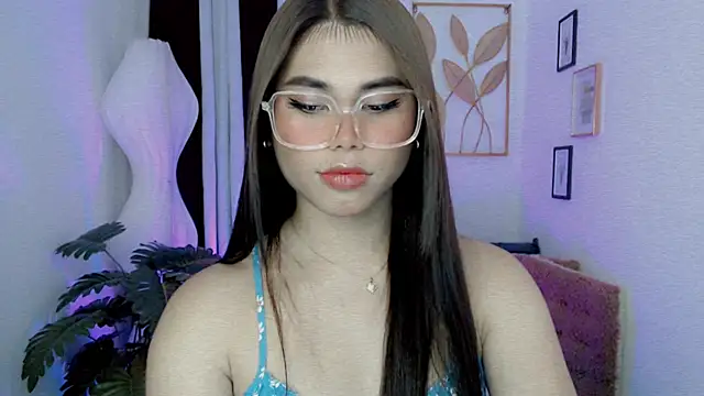 Snapshot of PrettyBlythes_TS chatting on May 5, 4:53 am PrettyBlythes TS online show from May 5, 4:53 am