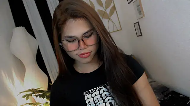 Snapshot of PrettyBlythes_TS chatting on June 22, 3:42 pm PrettyBlythes TS online show from June 22, 3:42 pm