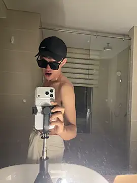 boyhigh1997 online show from April 6, 9:49 pm