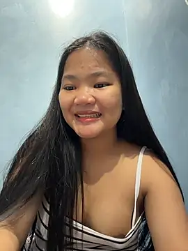Snapshot of princess_janine chatting on June 19, 9:46 am princess janine online show from June 19, 9:46 am