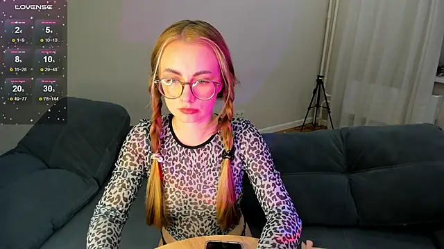 MewStella online show from October 5, 5:33 pm