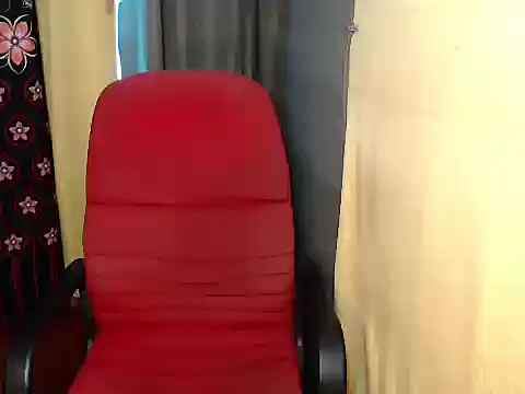Snapshot of lovelyallena07 chatting on June 30, 12:33 am lovelyallena07 online show from June 30, 12:33 am
