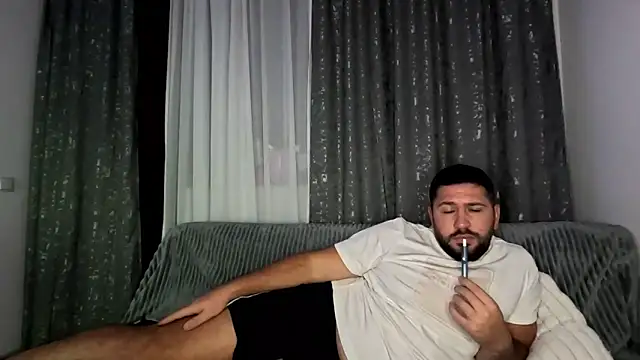 Gold Alpha Boy online show from October 1, 7:20 pm