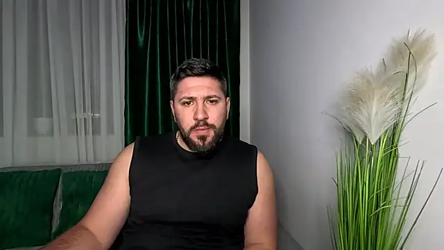 Snapshot of Gold_Alpha_Boy chatting on April 18, 8:20 pm Gold Alpha Boy online show from April 18, 8:20 pm
