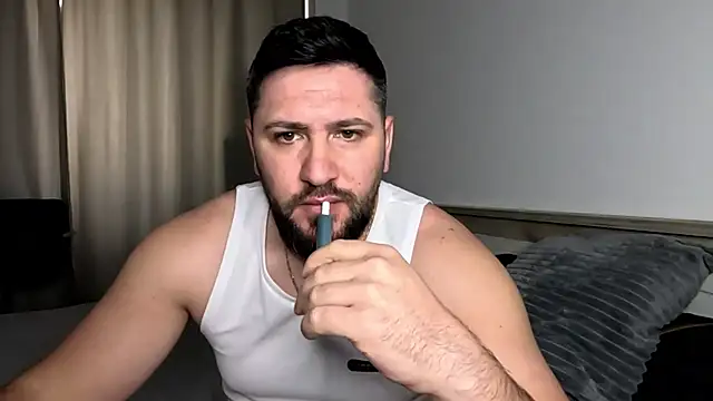 Snapshot of Gold_Alpha_Boy chatting on April 25, 11:24 am Gold Alpha Boy online show from April 25, 11:24 am