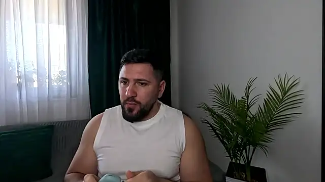 Snapshot of Gold_Alpha_Boy chatting on May 6, 12:54 pm Gold Alpha Boy online show from May 6, 12:54 pm