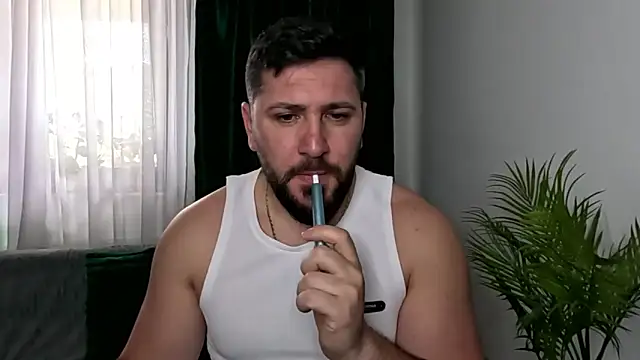 Snapshot of Gold_Alpha_Boy chatting on May 10, 12:54 pm Gold Alpha Boy online show from May 10, 12:54 pm