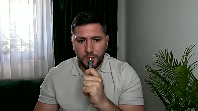 Snapshot of Gold_Alpha_Boy chatting on May 17, 9:49 am Gold Alpha Boy online show from May 17, 9:49 am