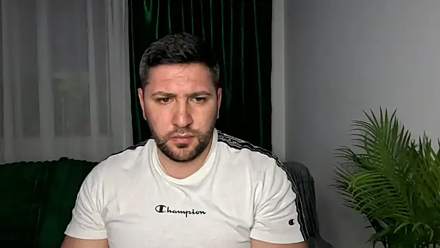 Snapshot of Gold_Alpha_Boy chatting on May 18, 6:14 pm Gold Alpha Boy online show from May 18, 6:14 pm