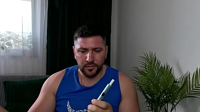 Snapshot of Gold_Alpha_Boy chatting on May 26, 1:29 pm Gold Alpha Boy online show from May 26, 1:29 pm