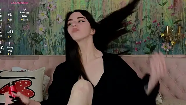 Snapshot of IvoryWood_ chatting on April 21, 7:39 pm IvoryWood online show from April 21, 7:39 pm