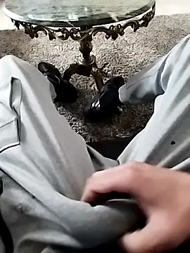 Snapshot of idhem___31 chatting on February 19, 1:18 pm idhem 31 online show from February 19, 1:18 pm