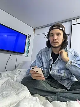 Snapshot of Luxx_14 chatting on October 31, 4:57 am Luxx 14 online show from October 31, 4:57 am