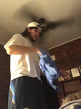 Snapshot of Luxx_14 chatting on February 6, 3:11 am Luxx 14 online show from February 6, 3:11 am