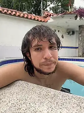 Snapshot of Luxx_14 chatting on February 15, 8:16 pm Luxx 14 online show from February 15, 8:16 pm