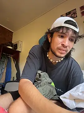 Snapshot of Luxx_14 chatting on February 18, 6:26 pm Luxx 14 online show from February 18, 6:26 pm