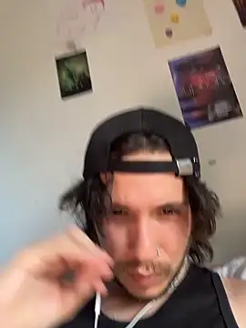 Snapshot of Luxx_14 chatting on February 20, 9:15 pm Luxx 14 online show from February 20, 9:15 pm