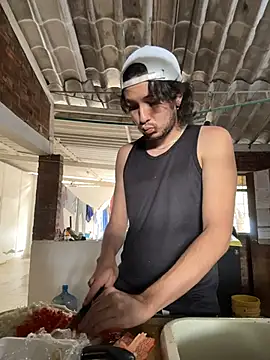 Snapshot of Luxx_14 chatting on February 21, 5:25 pm Luxx 14 online show from February 21, 5:25 pm