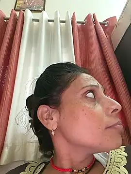 ISHANI-SINGH online show from December 5, 11:41 am