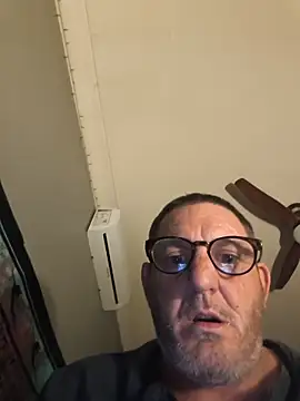 Snapshot of abellabricot chatting on May 22, 1:13 am abellabricot online show from May 22, 1:13 am