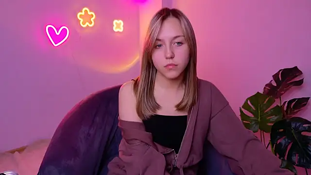 CindySparkl online show from May 16, 4:09 am