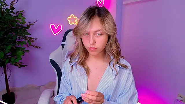 CindySparkl online show from June 27, 3:11 am