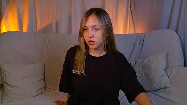 CindySparkl online show from July 11, 4:04 am