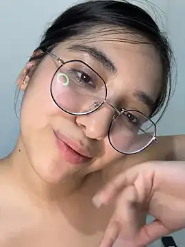 Snapshot of Milly_Sweet14 chatting on March 8, 2:15 am Milly Sweet14 online show from March 8, 2:15 am
