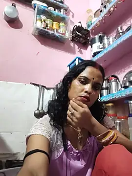 Snapshot of Cut_ragni chatting on August 4, 5:37 pm Cut ragni online show from August 4, 5:37 pm