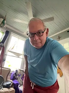 Snapshot of CharlieWeaver22 chatting on June 29, 10:37 am CharlieWeaver22 online show from June 29, 10:37 am