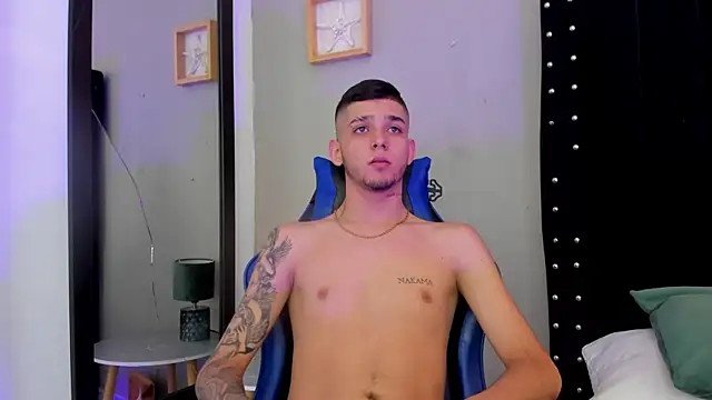 Mathewboy1 online show from January 18, 12:20 pm