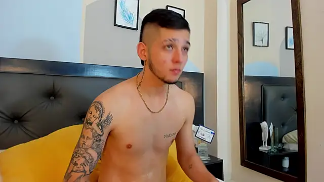 Mathewboy1 online show from April 8, 11:32 am