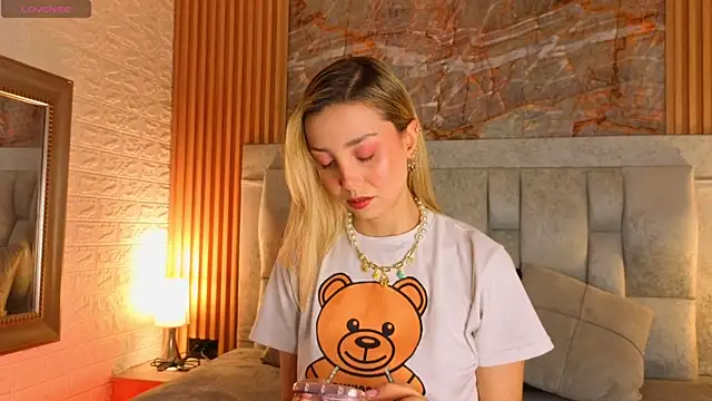 miaroldan online show from November 14, 5:44 pm