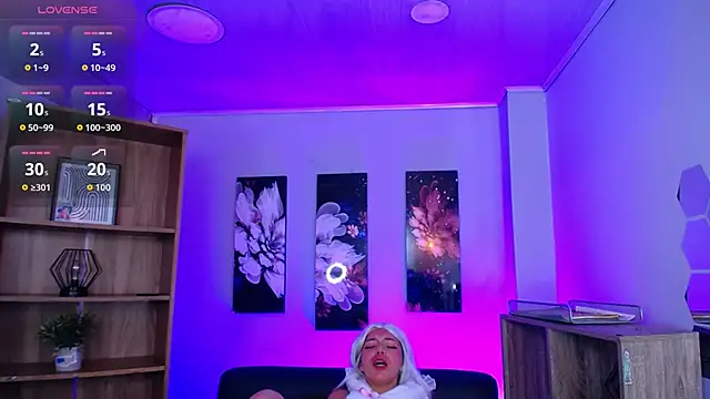 roseefancy online show from September 11, 11:43 am
