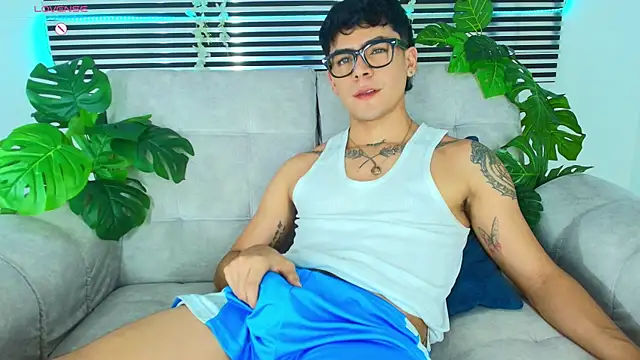 CamiiGuzmanX online show from April 29, 10:16 pm