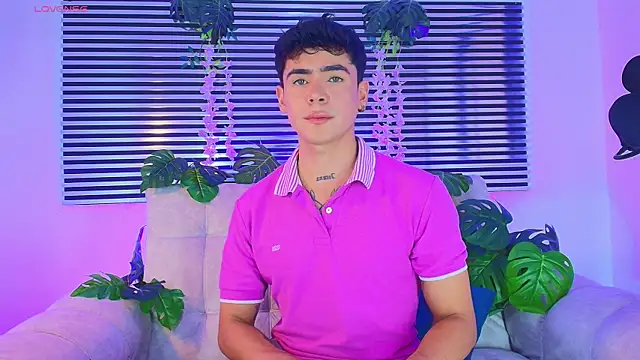 CamiiGuzmanX online show from June 10, 8:30 pm