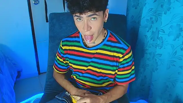 CamiiGuzmanX online show from June 22, 9:34 pm