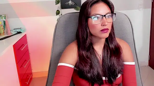 Cameroon-Diaz online show from April 15, 1:51 pm