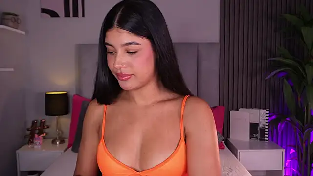 barbaramarmol online show from April 16, 12:50 pm