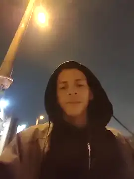 Snapshot of Thomasjons_ chatting on February 2, 1:37 am Thomasjons online show from February 2, 1:37 am