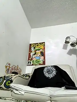 Snapshot of Thomasjons_ chatting on February 7, 2:48 am Thomasjons online show from February 7, 2:48 am