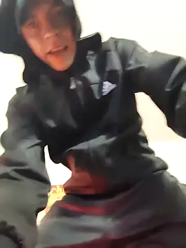 Snapshot of Thomasjons_ chatting on February 26, 1:15 am Thomasjons online show from February 26, 1:15 am