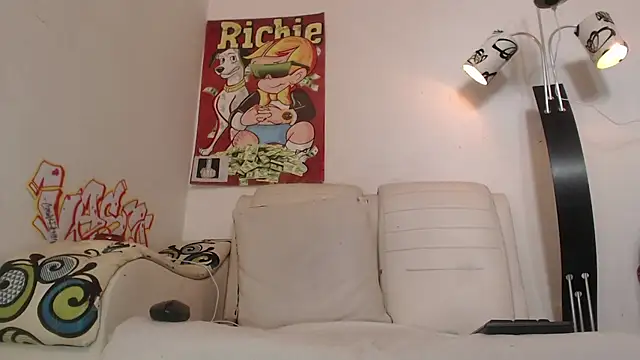 Snapshot of Thomasjons_ chatting on February 26, 7:13 pm Thomasjons online show from February 26, 7:13 pm